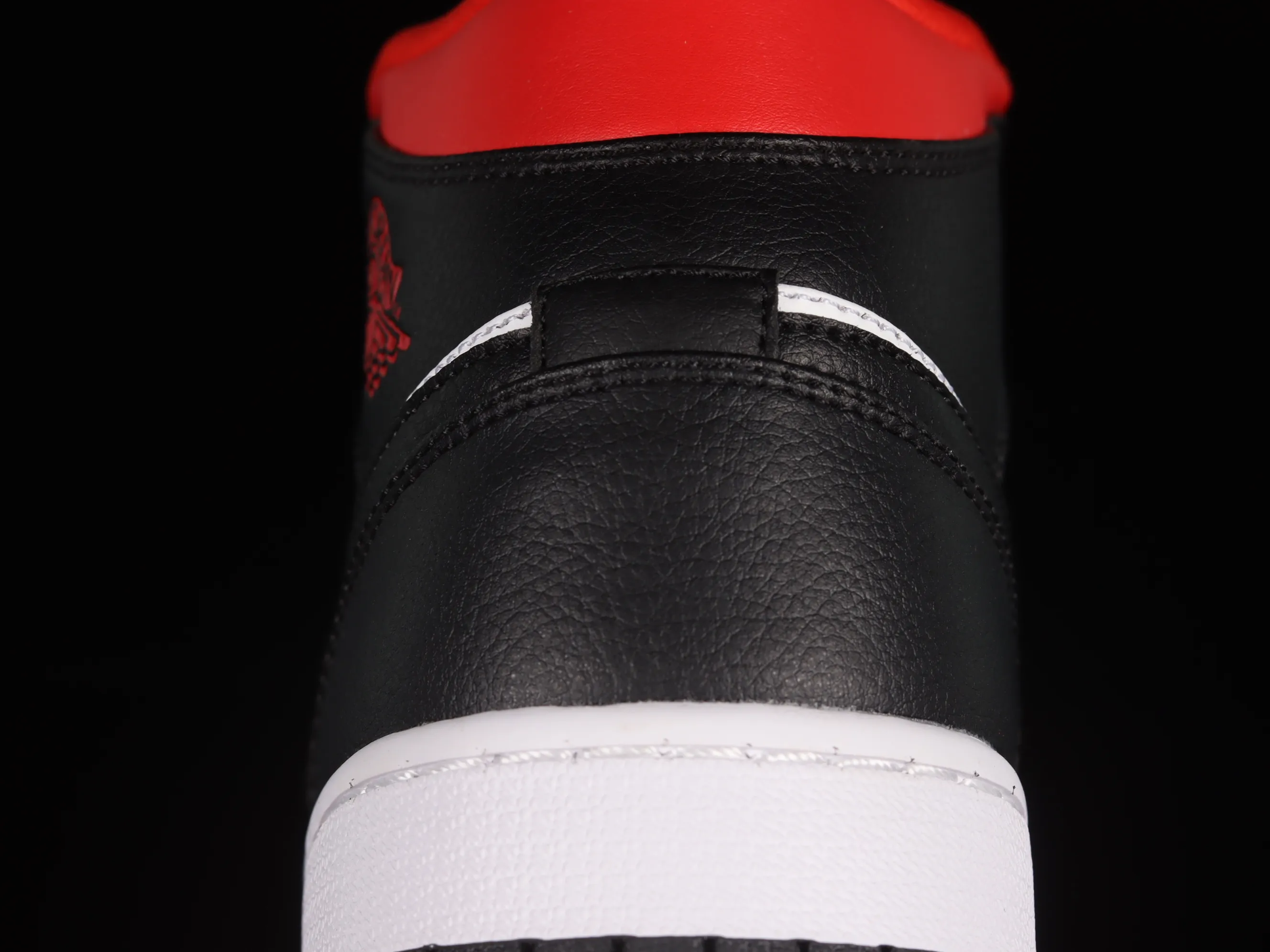 All categories Air Jordan Jordan series basketball shoes Air Jordan 1 Mid Air Jordan 1 Mid AJ1 Joe 1 is prohibited for resale Mid-top basketball shoes BQ6472-061